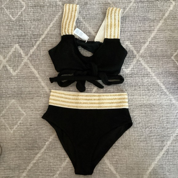 Women's Cupshe Black Gold Beige High Waist 2 piece Bikini Swimsuit Size Medium - Picture 1 of 3